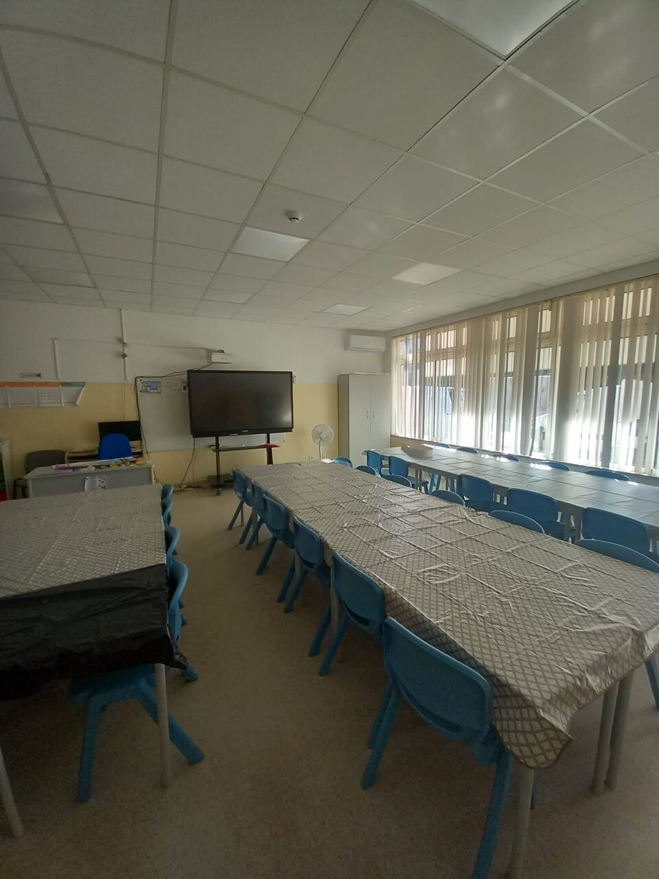 Sala de refeitório de escola primária com instalação de ar condicionado, Portimão