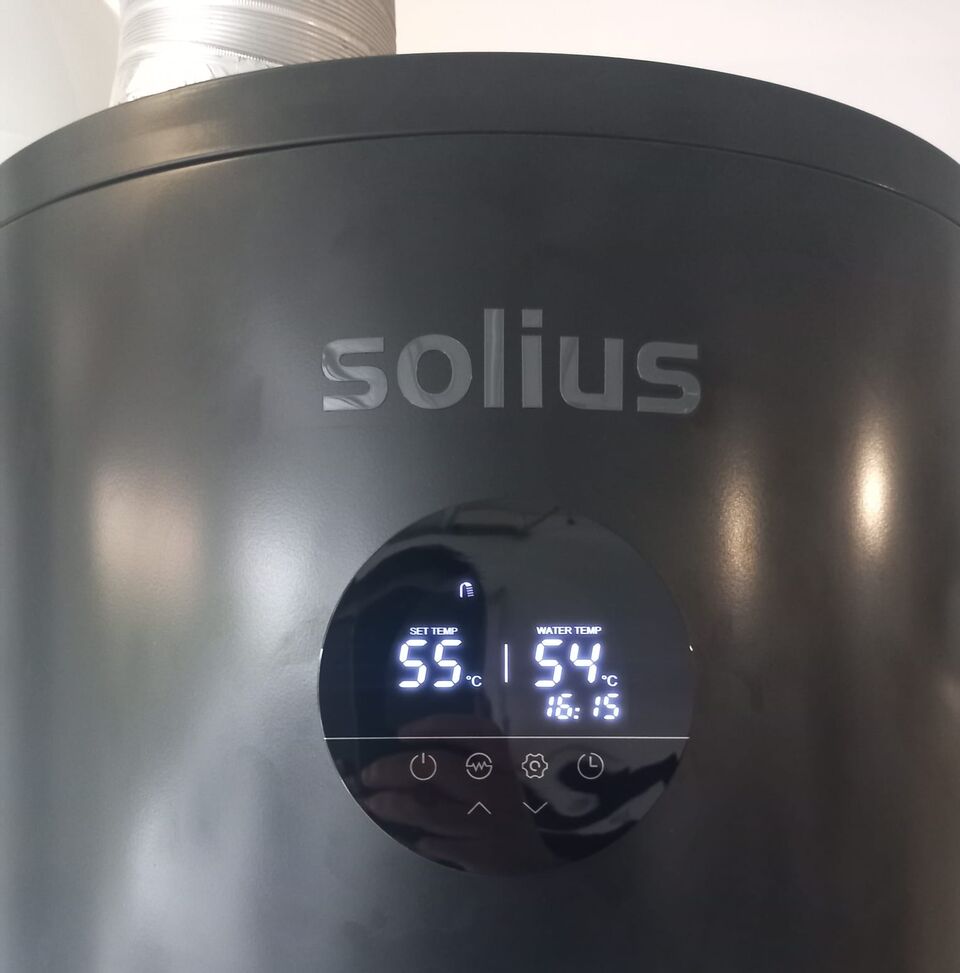 Painel de controlo de bomba de calor Solius com temperaturas de funcionamento, Alcácer do Sal